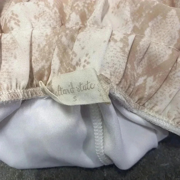 Altar’d State Snake Skin Print High Waisted Paperbag Shorts Beige/White Womens S - Picture 3 of 7